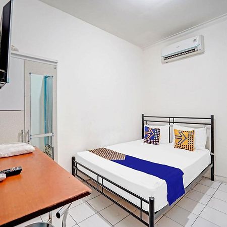 Oyo 90403 Gosepa Ngagel Hotel Сурабая Екстериор снимка