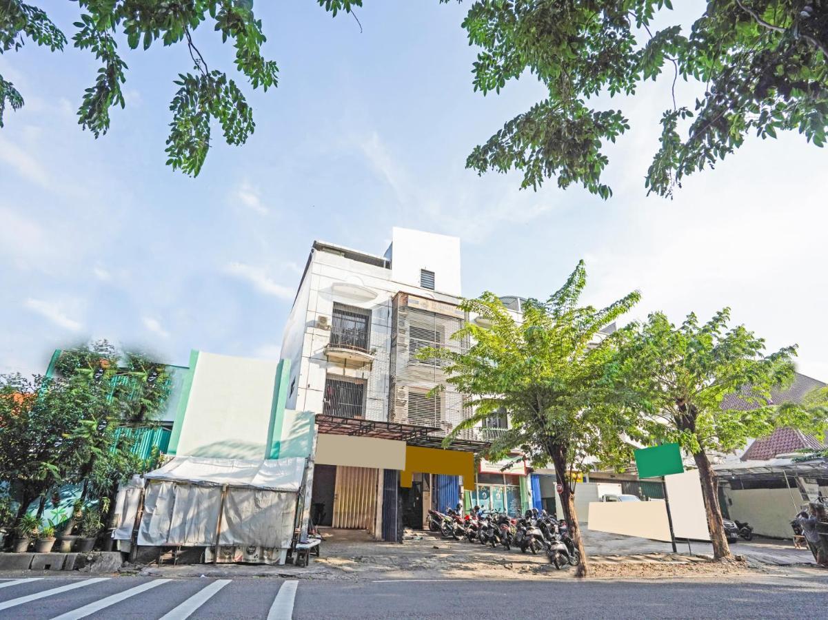 Oyo 90403 Gosepa Ngagel Hotel Сурабая Екстериор снимка
