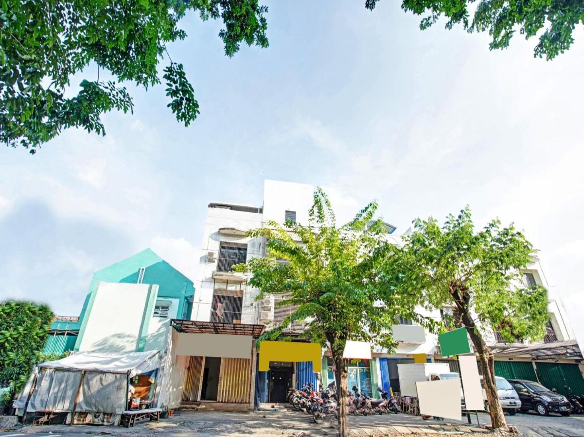 Oyo 90403 Gosepa Ngagel Hotel Сурабая Екстериор снимка