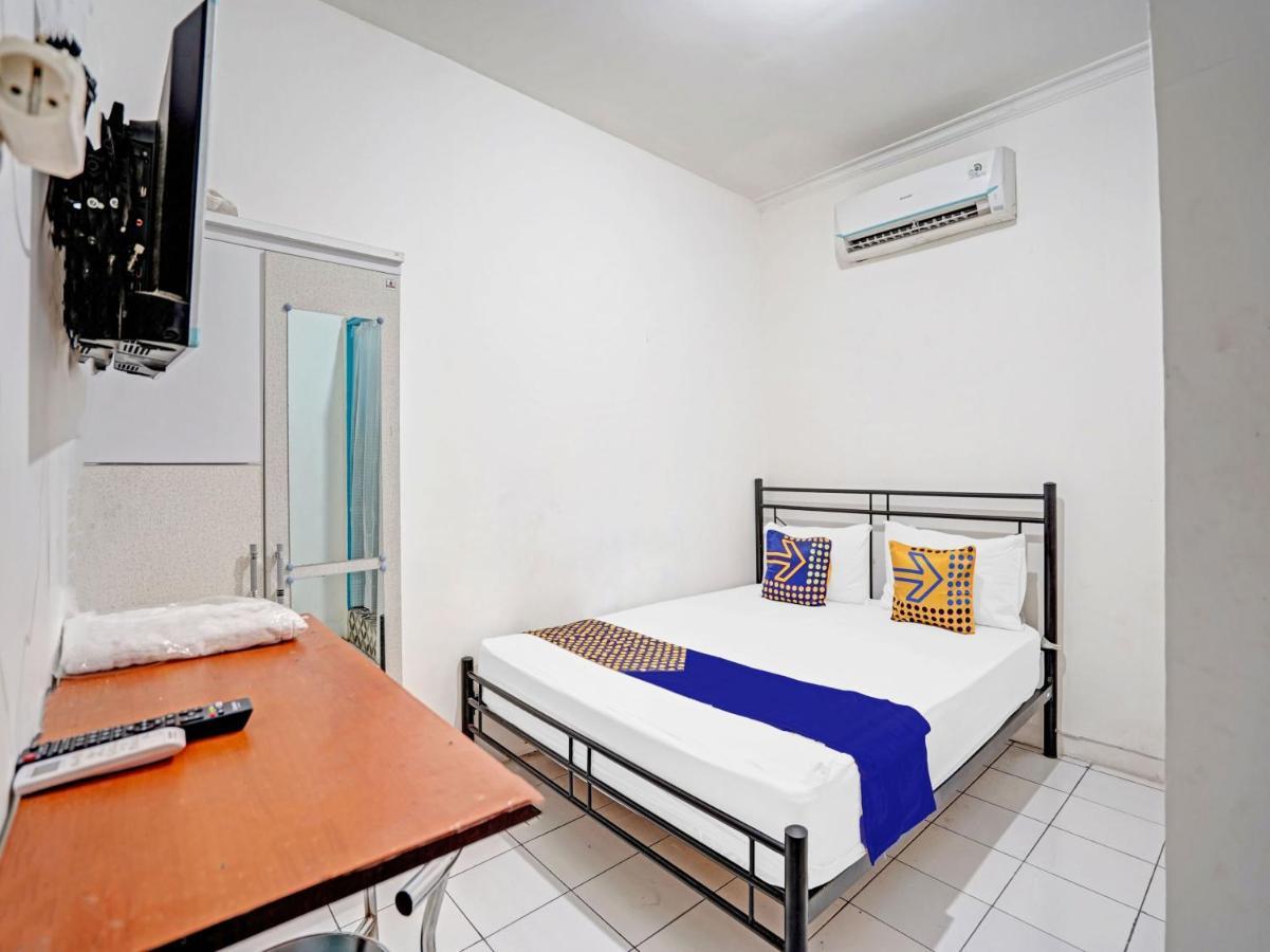 Oyo 90403 Gosepa Ngagel Hotel Сурабая Екстериор снимка