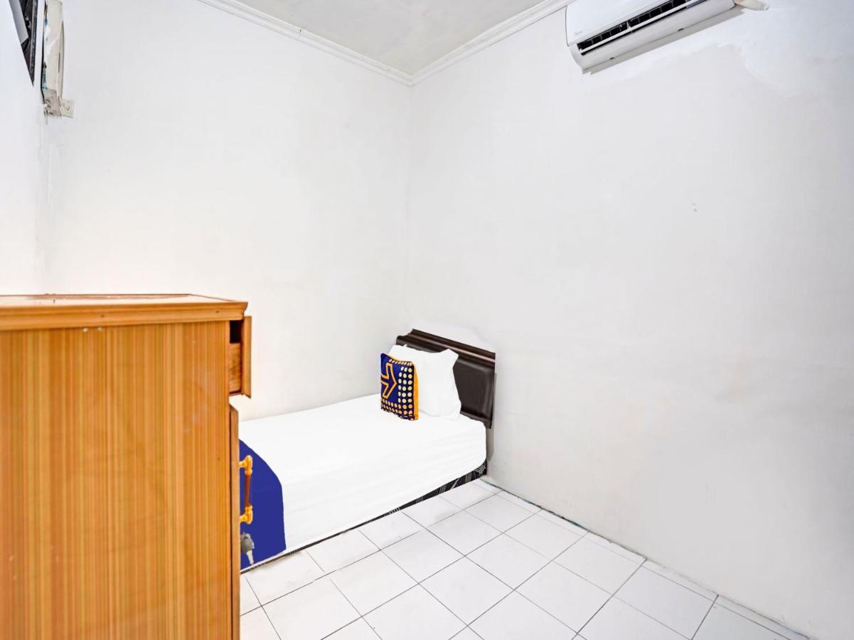 Oyo 90403 Gosepa Ngagel Hotel Сурабая Екстериор снимка
