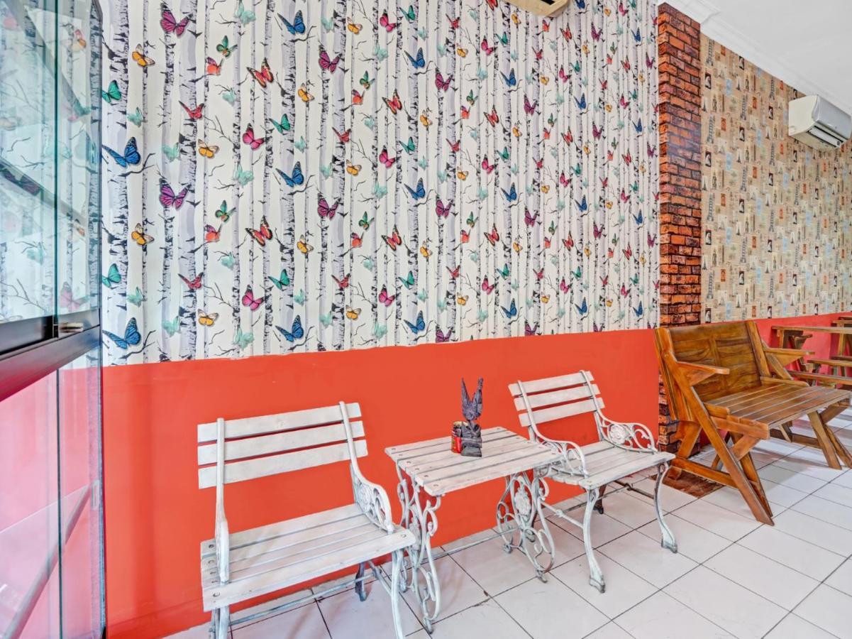 Oyo 90403 Gosepa Ngagel Hotel Сурабая Екстериор снимка