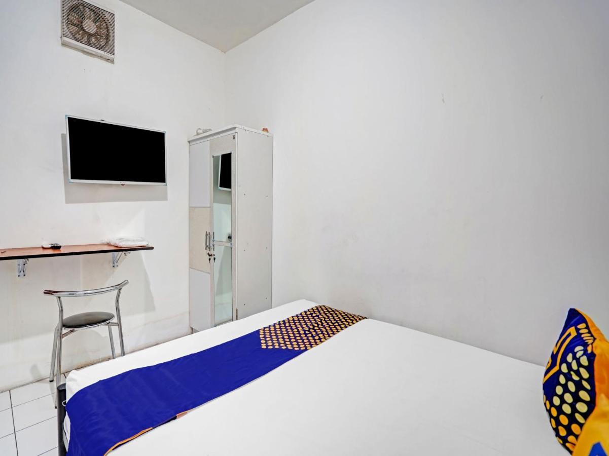 Oyo 90403 Gosepa Ngagel Hotel Сурабая Екстериор снимка