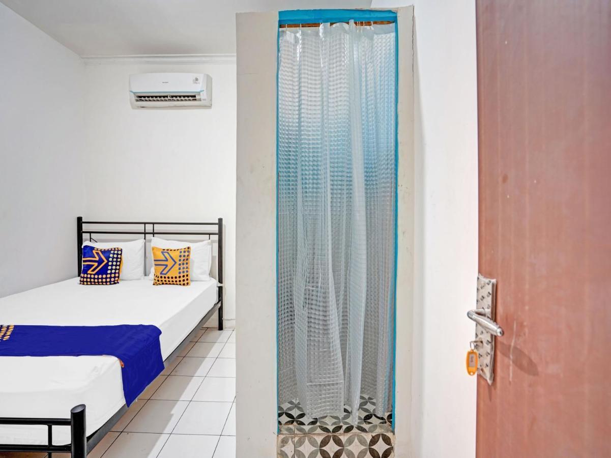 Oyo 90403 Gosepa Ngagel Hotel Сурабая Екстериор снимка
